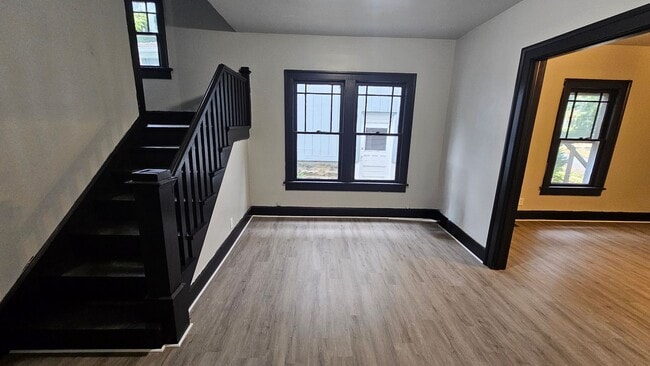 Photo - 52-56-56 Rowland Ave Unit 52