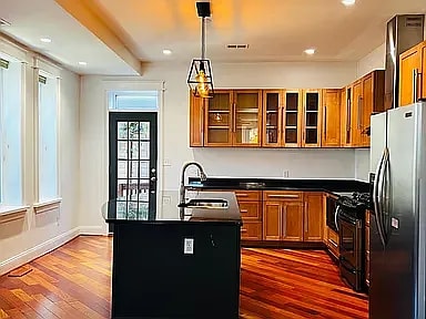 Photo - 111 Seaton Pl NW