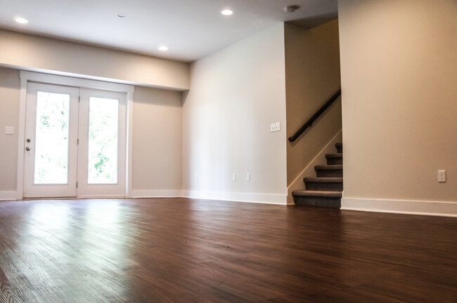 Photo - 6396 Fairview Rd