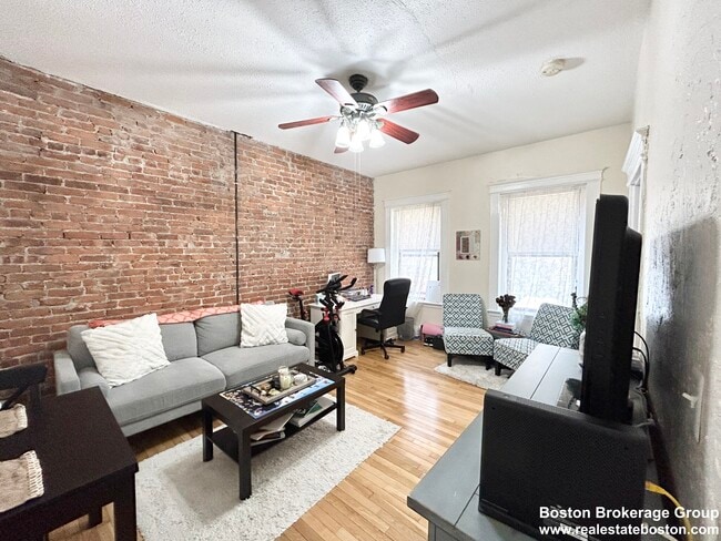 Photo - 39 Hemenway St Apartments Unit 2