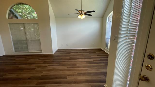Photo - 320 Pebblebrook Ln