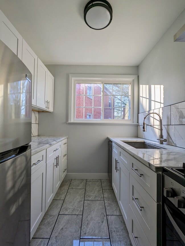 Photo - 4009 Washington Blvd Unit 1