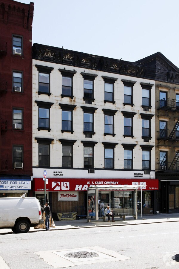 Photo - 718 Tenth Ave