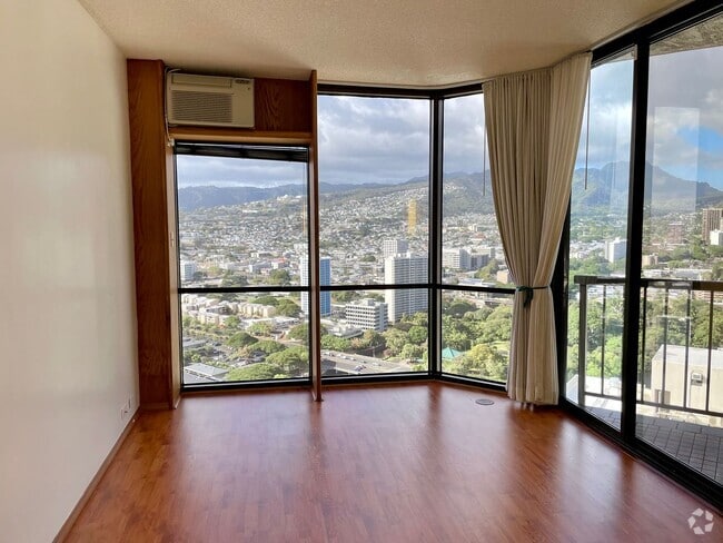 Building Photo - Penthouse Unit in Downtown Honolulu – 2 Be...