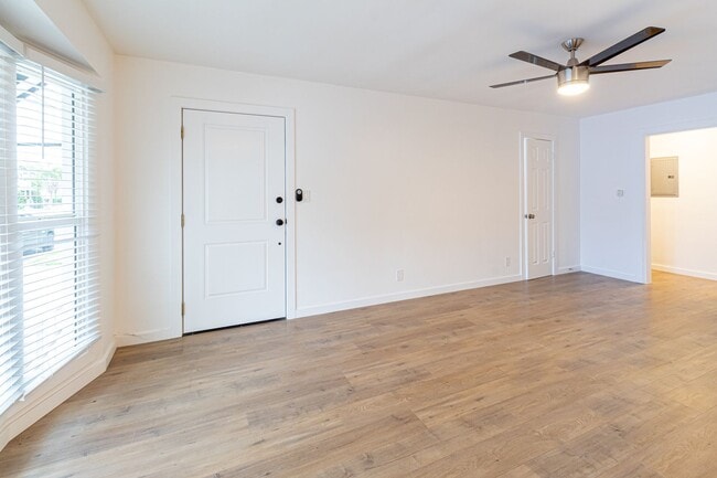 Photo - 1521 2nd St Apartment Unit 01