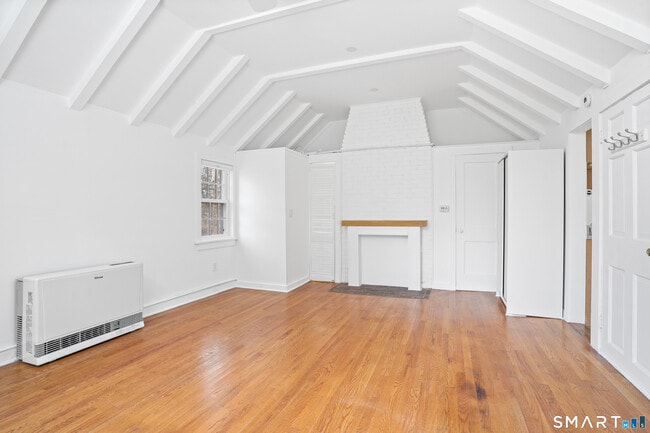 Photo - 69 Sylvan Rd N Unidad Cottage