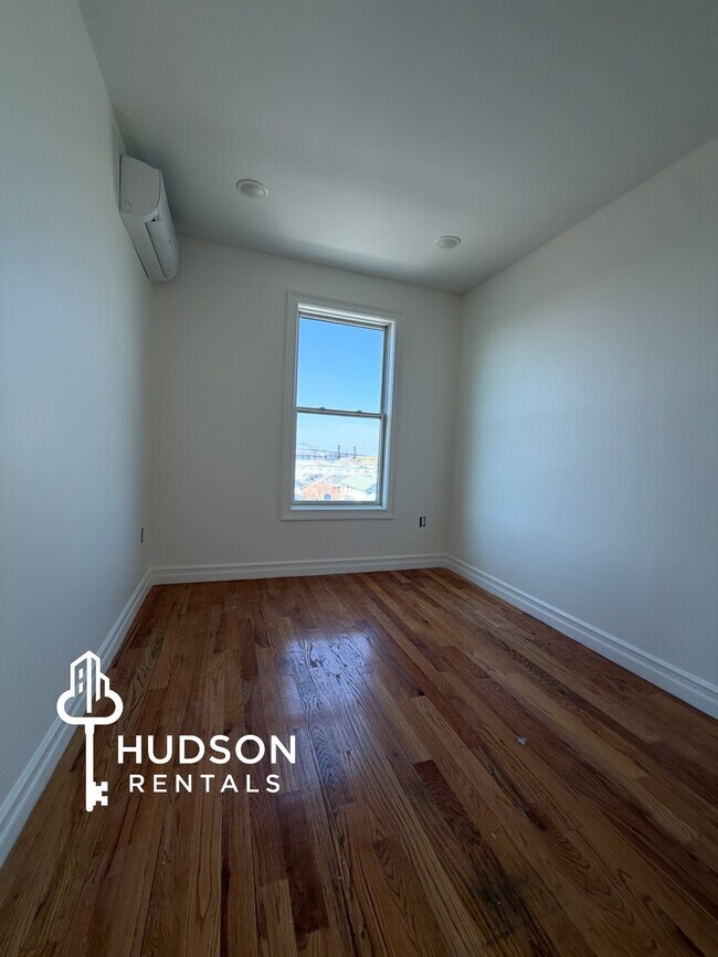 373 Avenida Danforth 404 - 369 Danforth Ave Unidad 404