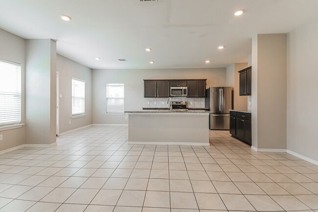 Photo - 820 Horton St