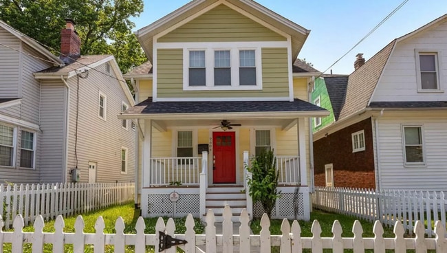 Photo - 2604 17th St NE