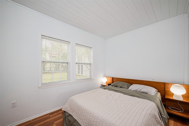 Building Photo - 2163 University Blvd