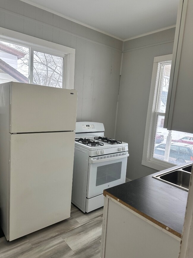 Photo - 1020 Emerson Ave