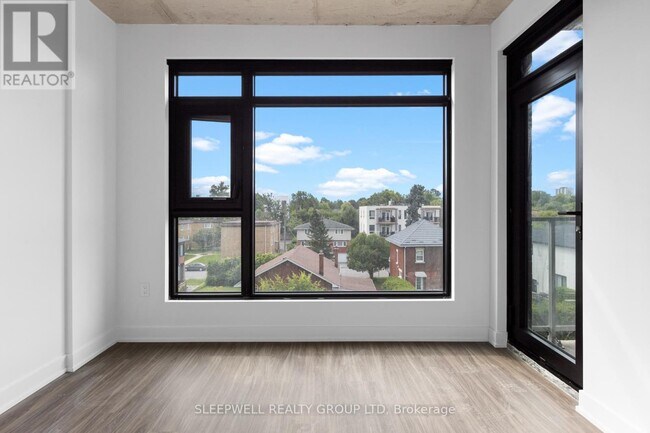 Photo - 1360 Carling Ave