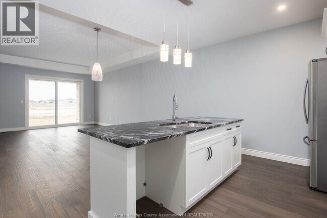 Photo - 182 McLellan Ave