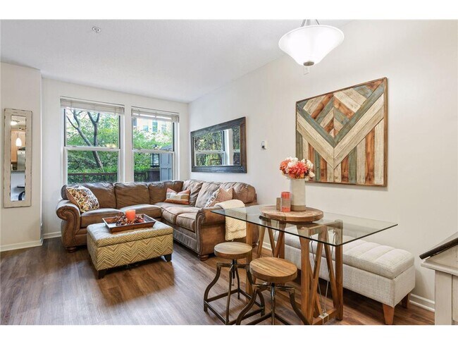 Photo - 680 N 2nd St Unit 114