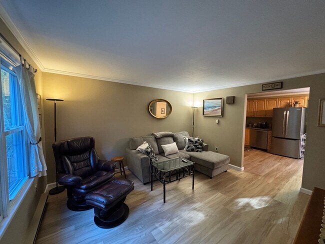 Photo - Fully Furnished 2-Bedroom Home for Rent – ...