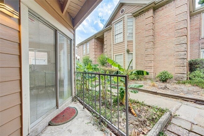 Photo - 12200 Overbrook Ln Unidad 31A