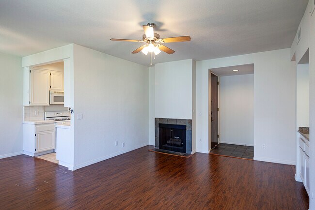 Photo - 14539 Benefit St Unidad 105