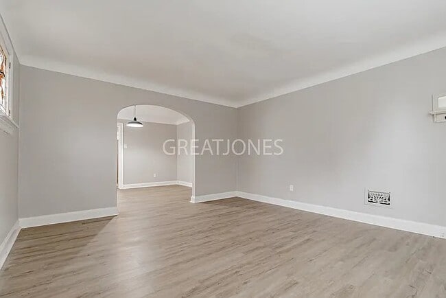 Photo - 113 Powell Ave