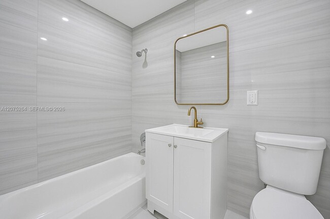 105 NW 14th Way Unit 0