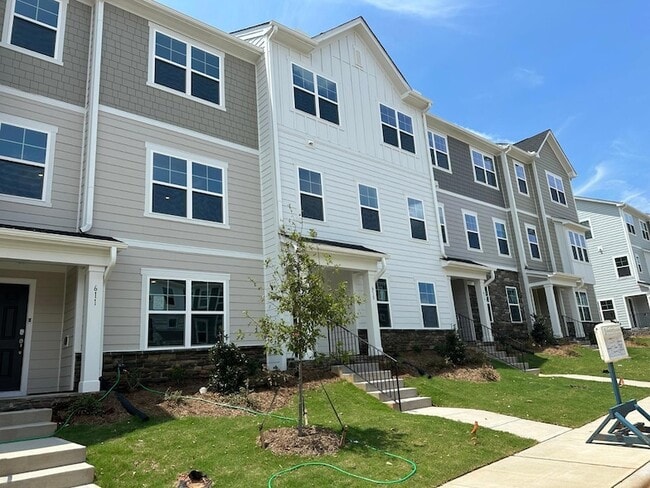 Building Photo - 613 Gimari Dr Rental