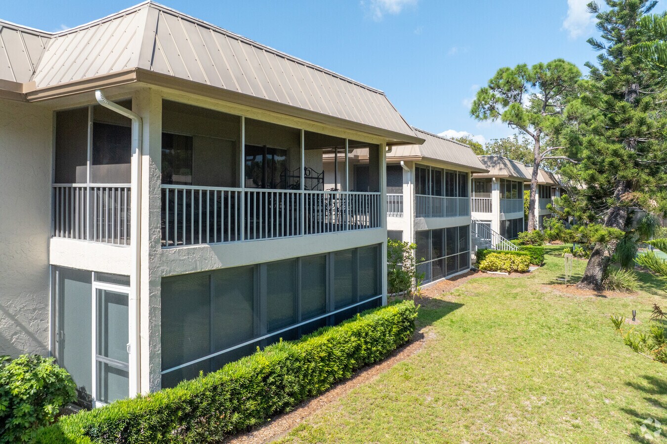 1549 Sandpiper St Nápoles, FL 34102 - Royal Bay Villas