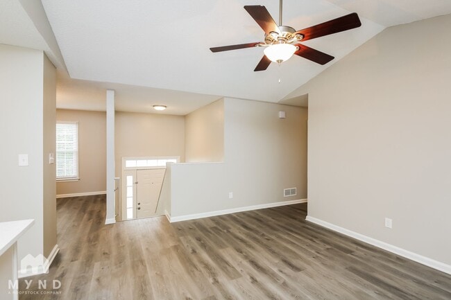 Photo - 374 Shoal Ct