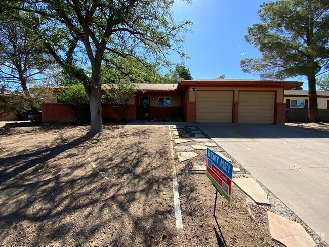 Building Photo - 3 Bedroom Single Story Home Near Juan Tabo...