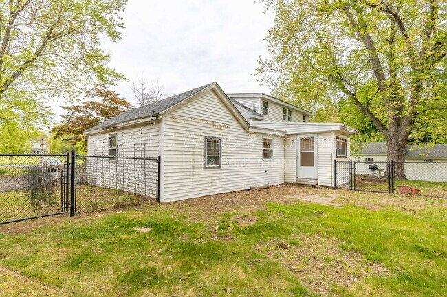 Photo - 257 Scantic Rd