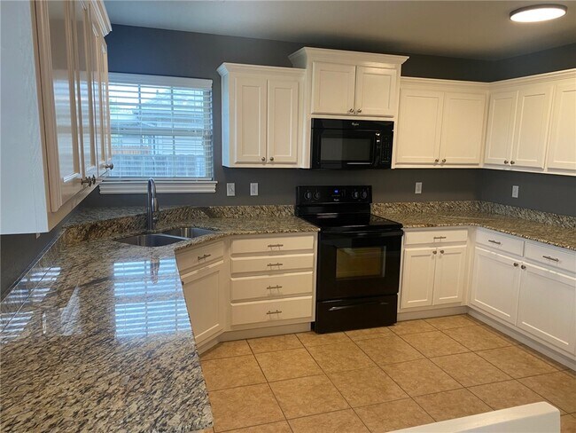 Photo - 706 SW Castlewood St