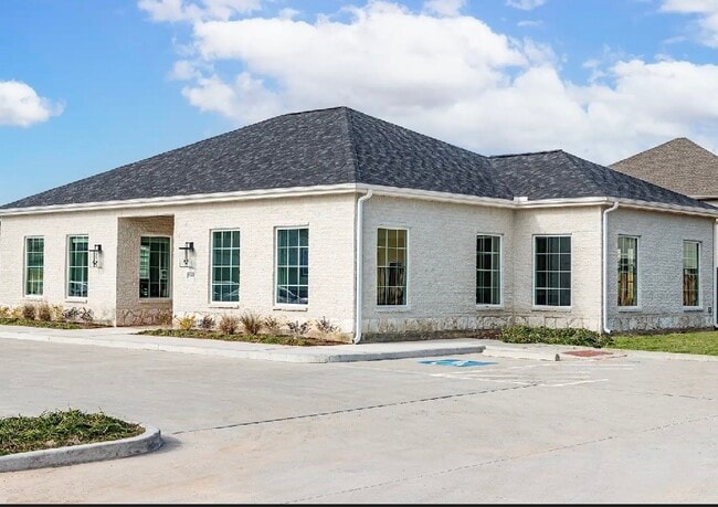 Photo - 9826 Clifden St