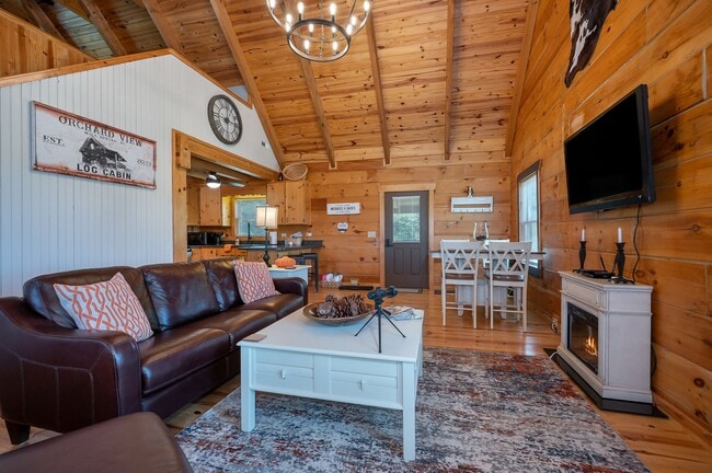 Photo - 527 Laughter Rd