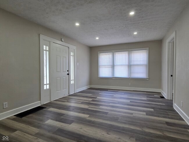 Photo - 2002 Arrow Ave