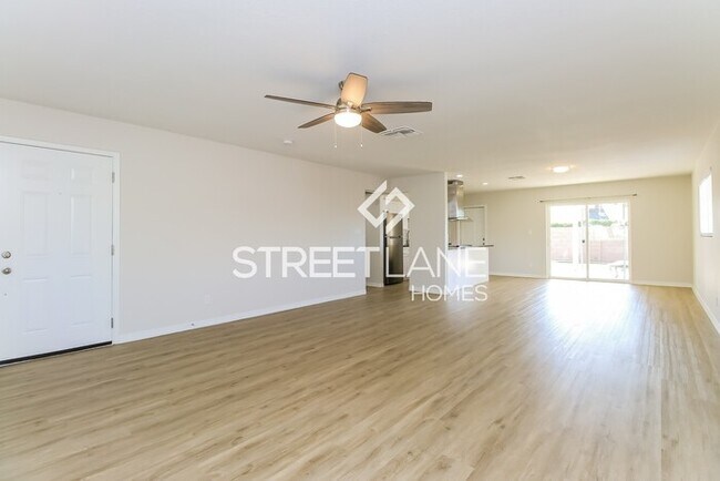 Photo - Now offering the first full months rent free!