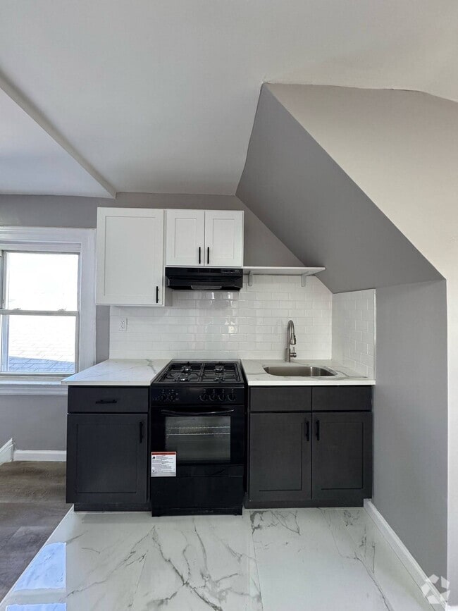 Building Photo - 820 S 20th St Rental