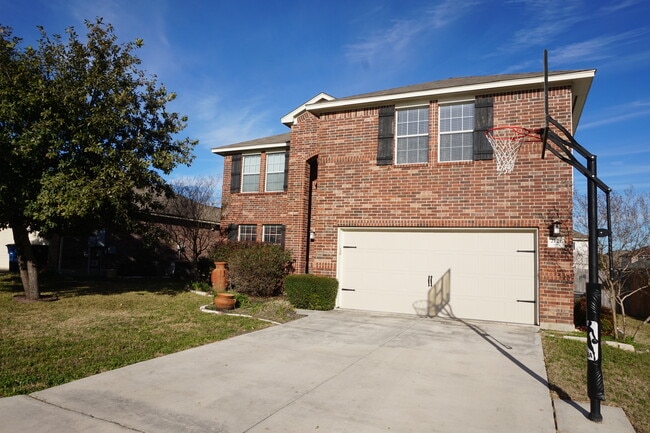 Building Photo - 2121 Warwick Pl