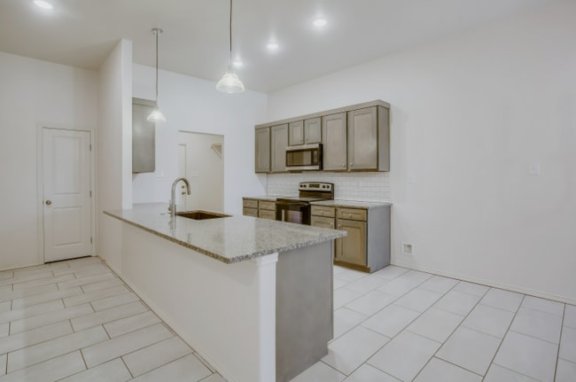 Building Photo - "Charming 3-Bedroom Retreat with 2 Full Baths in Wolfforth - 1465 Sq Ft of Comfort!"