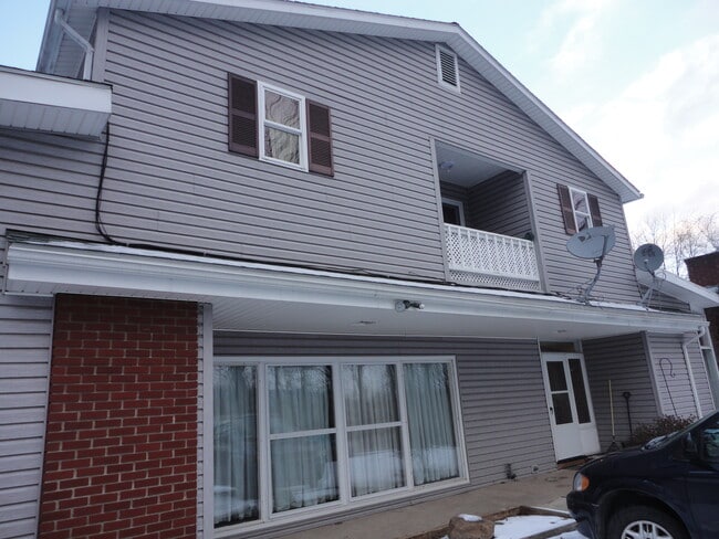 House with parking area - 1901 Woodland Rd Apartamentos Unidad 2nd floor