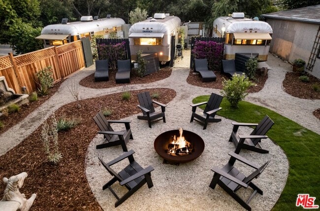 Building Photo - 272 N Topanga Canyon Blvd