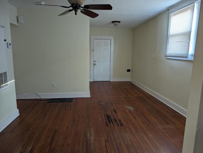 Photo - fjk1932 Unit #1932