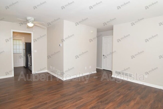 Photo - 1604 Johns Rd