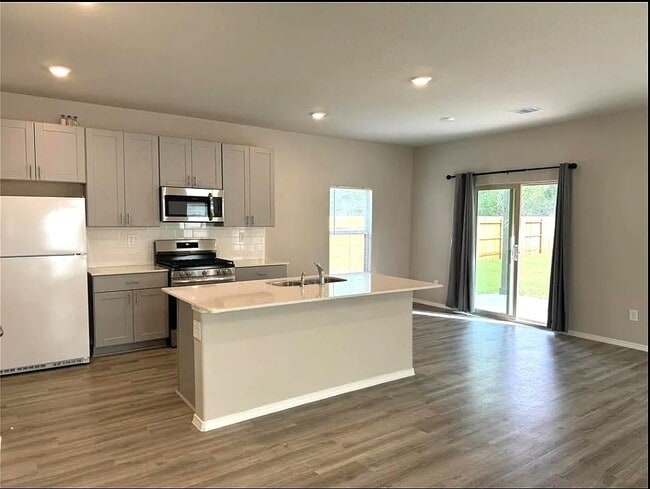 Photo - 707 Long Cedar Dr