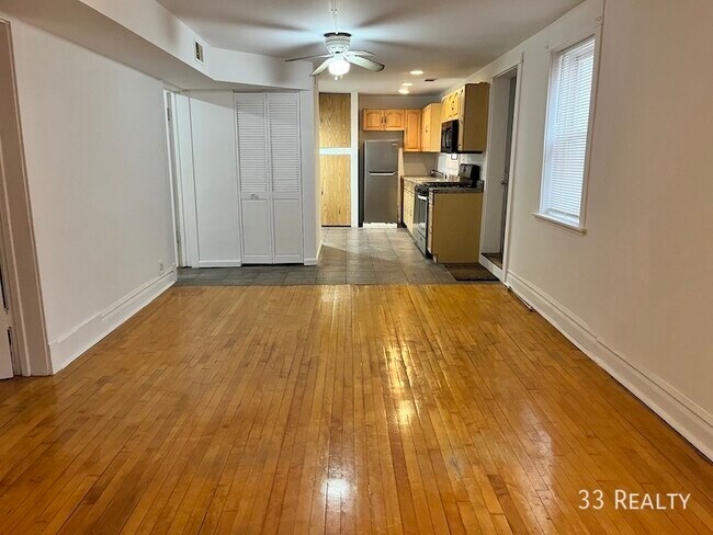 Photo - 2847 N Rockwell-G Unidad G