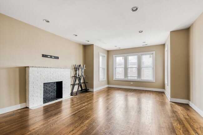 Photo - 111 W 74th St