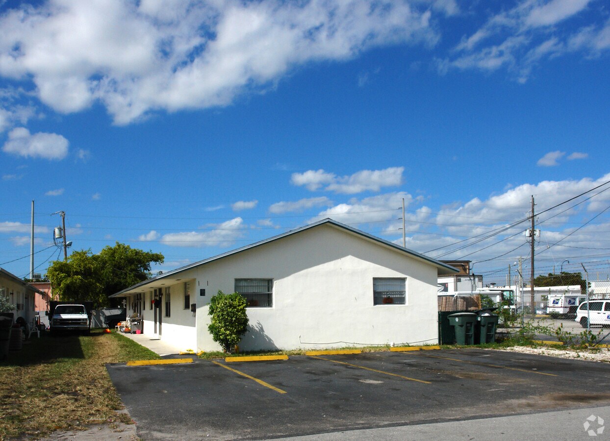 Sevilla Palace At Hallandale Beach - Sevilla Palace At Hallandale Beach Apartments