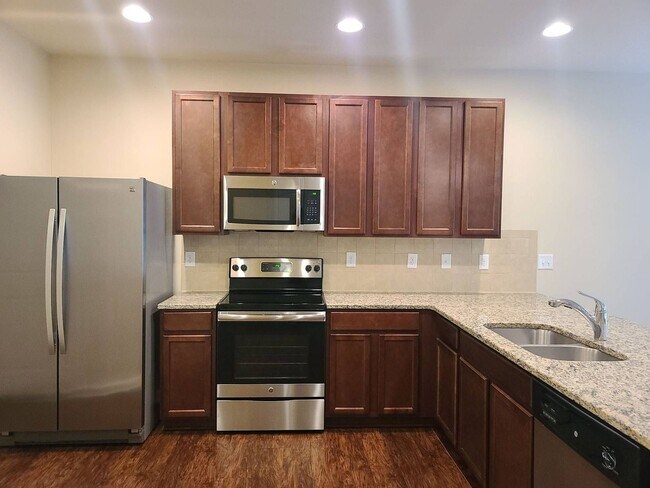 Photo - 196 Highland Pointe Cir E