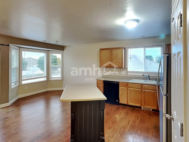 Photo - 1015 Westbury Ct