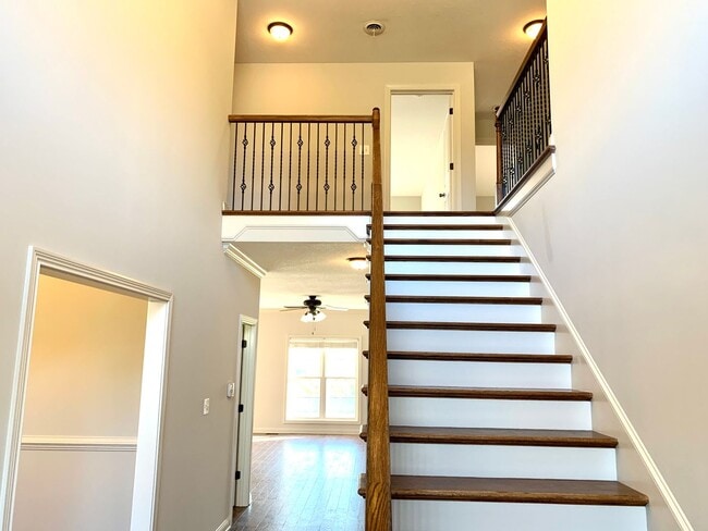Photo - 1533 Edgewater Ln