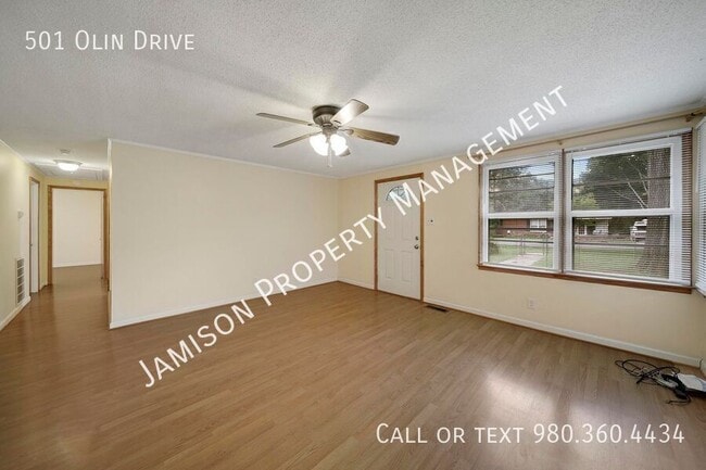 Photo - 501 Olin Dr