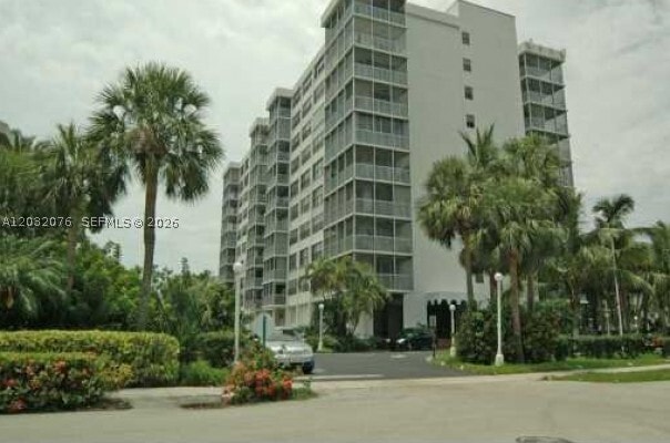 Building Photo - 150 Ocean Ln Dr Unit 4B