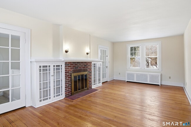 Photo - 815 E Main St